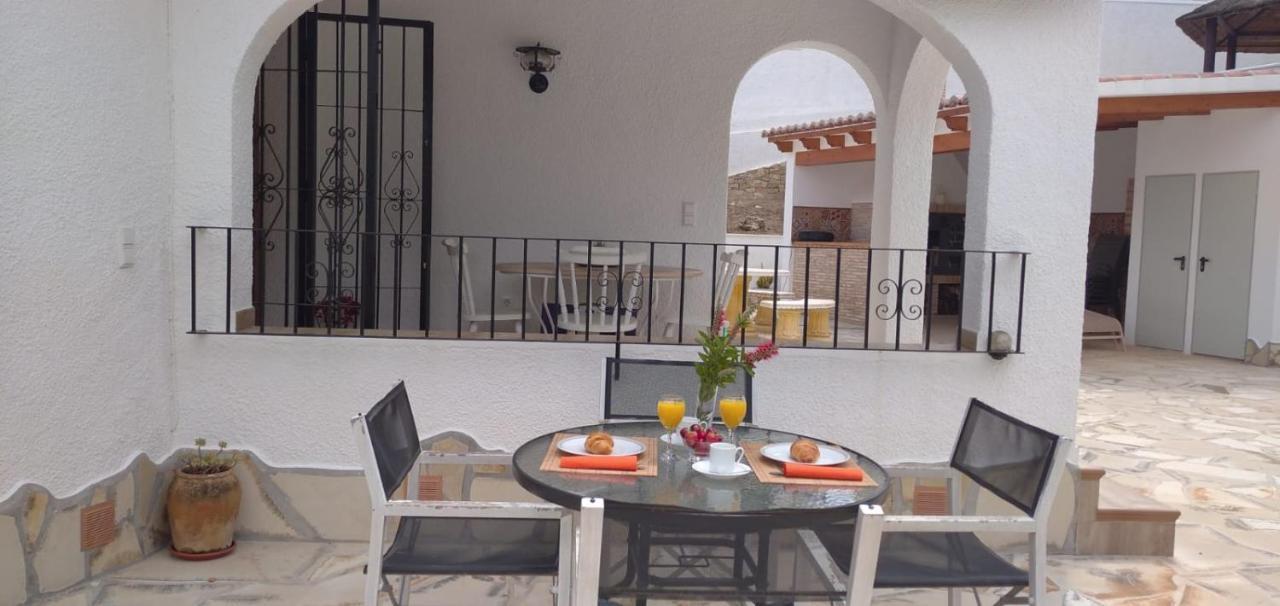 Villa Alhambra - Dale A Tu Familia Las Vacaciones Y El Descanso Que Se Merecen Кальпе Экстерьер фото